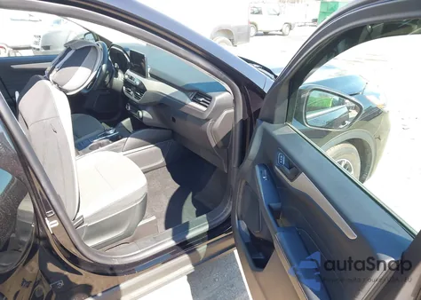 2022 Ford Escape Se Hybrid z USA, uszkodzony, nr VIN 1FMCU9BZ7NUA26950